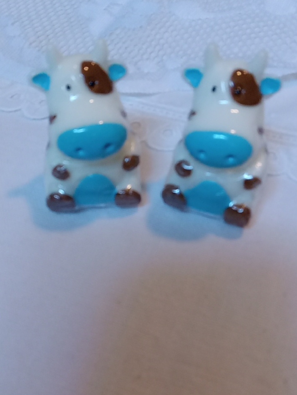 Cow Lip Balm Pair Sealed Bottom Opens